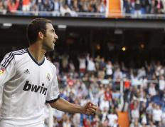 包含NBA常规赛首回合对决在即！洛杉矶湖人演练定位球，辽宁男篮密集防守应对的词条