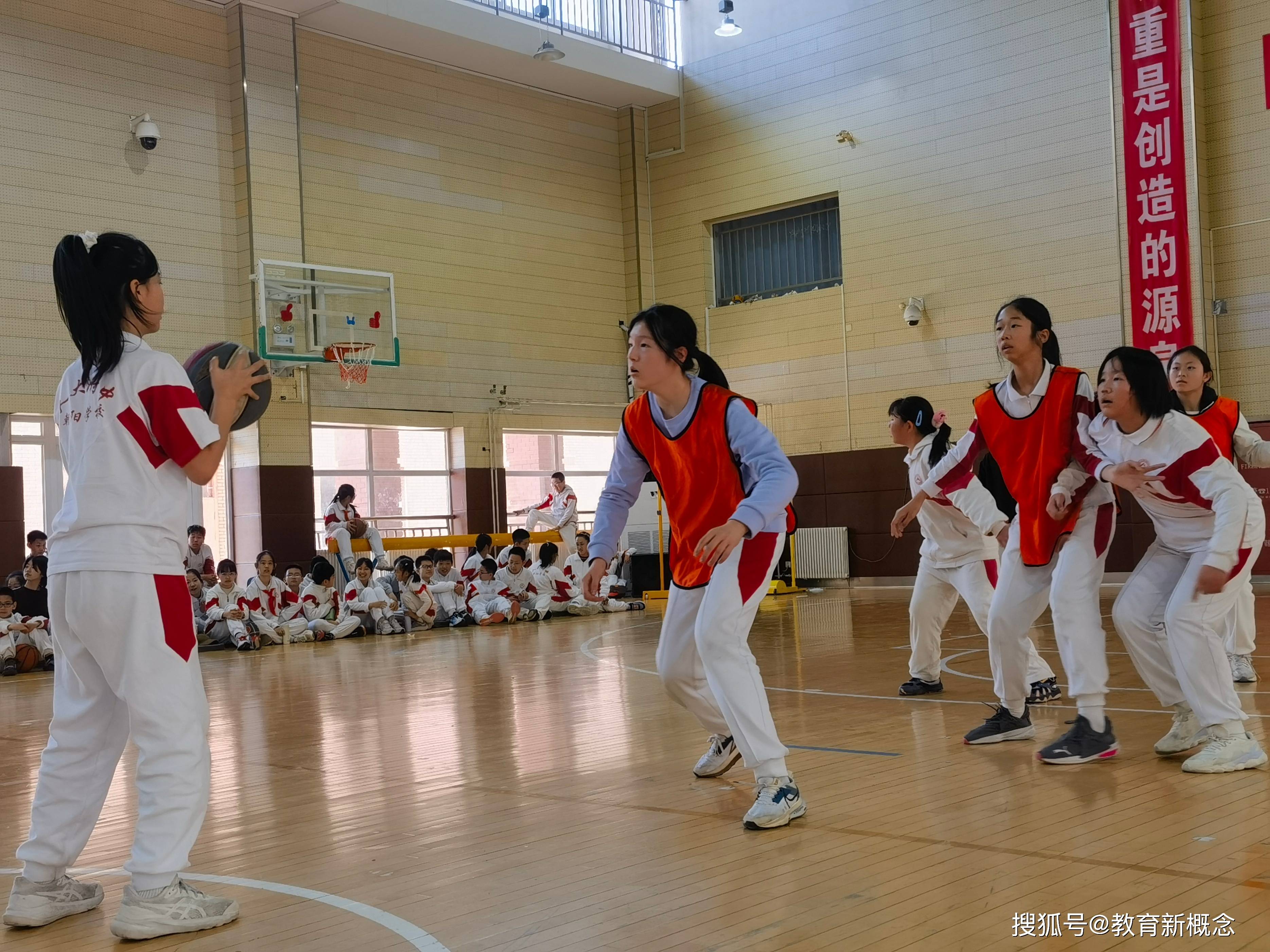 欧洲篮球联赛季中赛事火热进行，劲旅强强对抗